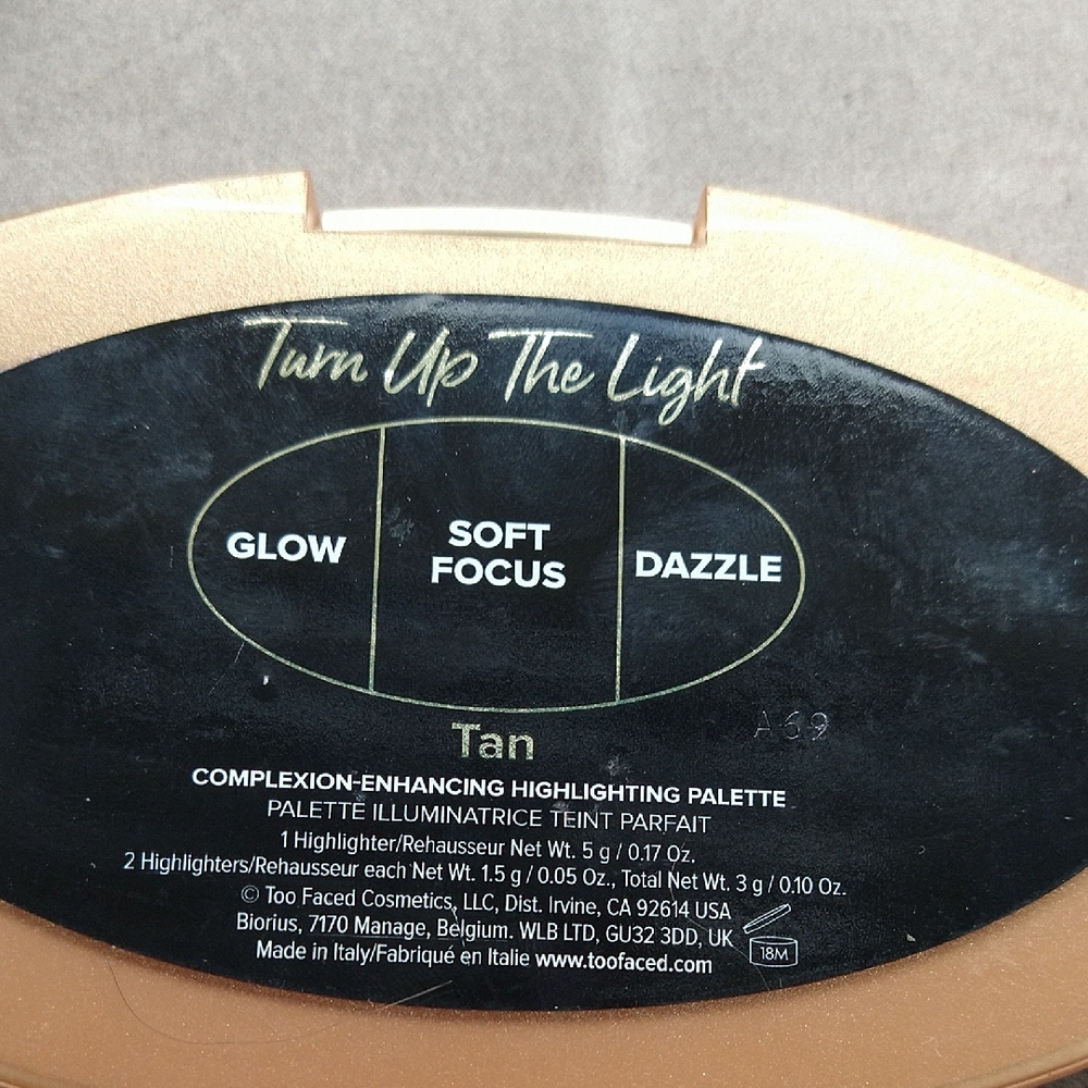 Too Faced Turn Up The Light Palette - Glow, Soft Focus, Dazzle